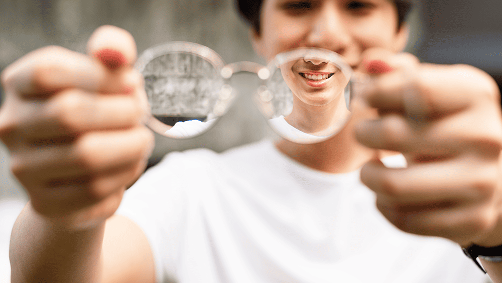 Lentes de resina: inovação e qualidade que destacam sua ótica no mercado